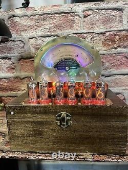 Horloge Nixie avec tubes IN-14. Rétro Steampunk en cuivre, Weston 264, 6 RGB's.