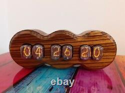Horloge Nixie en bois de zèbre avec tubes IN12 par Monjibox