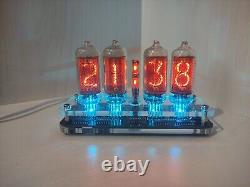 Horloge avec 4 tubes nixie in-8 in8 avec éclairage LED. Lampes incluses.