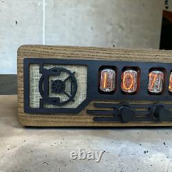 Horloge radio à tubes Nixie avec FM, Bluetooth, AUX, VU meter couleur chêne