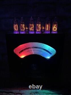 Nixie Horloge In-14 Steampunk. 75 Ans. Rgb Lit. Boîtier En Cuivre Et Noix D'ammètre