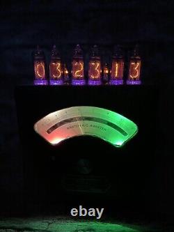Nixie Horloge In-14 Steampunk. 75 Ans. Rgb Lit. Boîtier En Cuivre Et Noix D'ammètre
