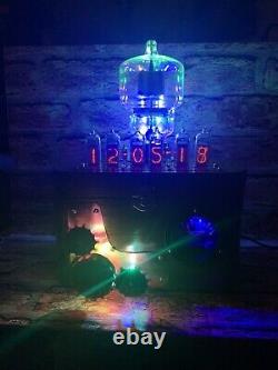 Nixie Horloge In-14 Tube. Un Steampunk. Eimac Jan-cim-304th/vt254 Avec Des Engrenages, Vin Ammetr
